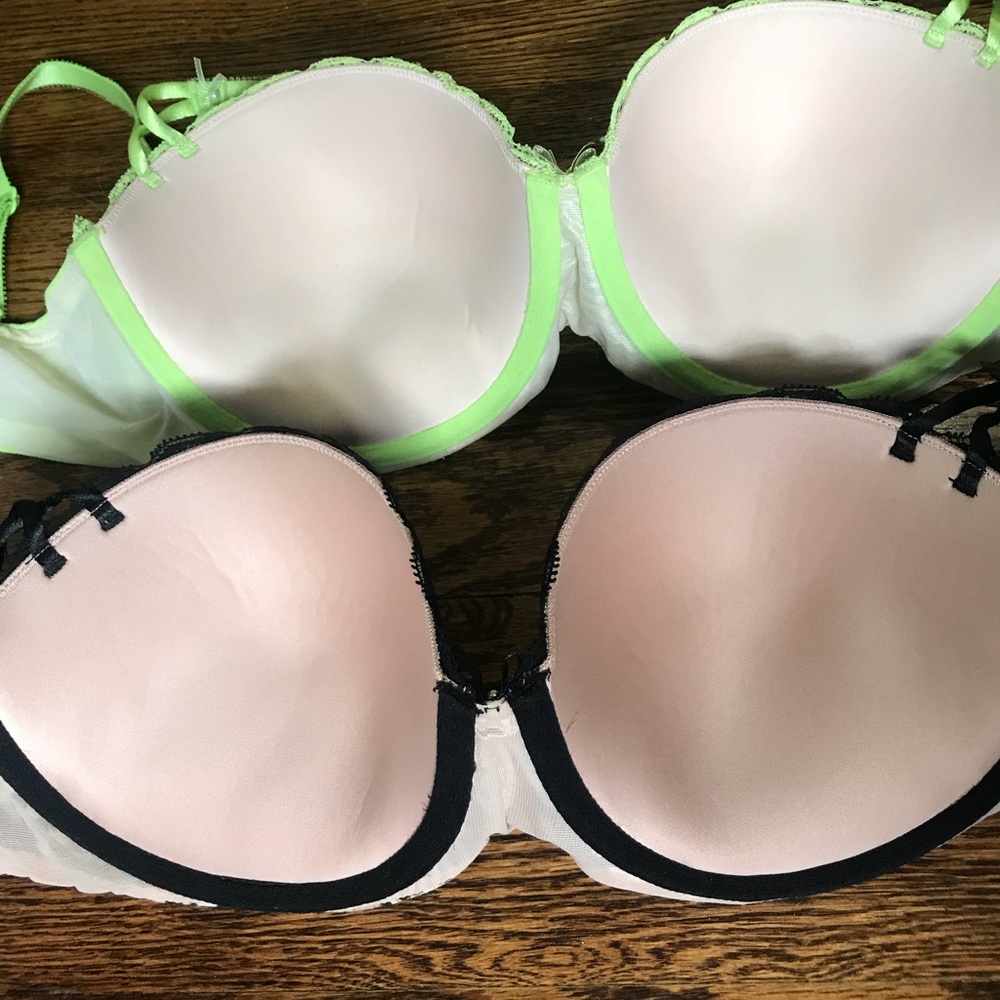 Two Victoria’s Secret Bras - Picture 6 of 8